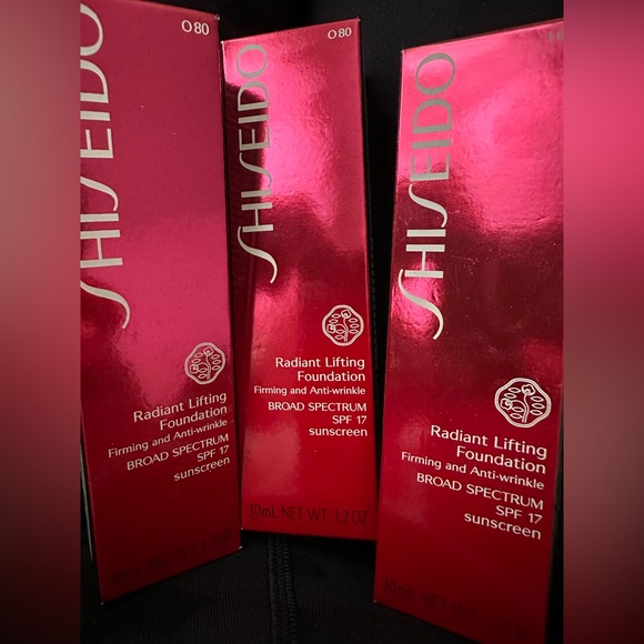 Shiseido foundations - Picture 1 of 3